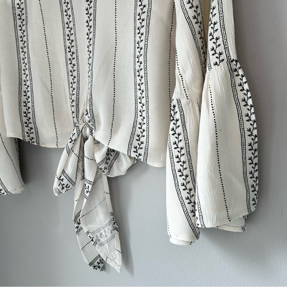 American Eagle Black & White Blouse Top - Picture 3 of 10